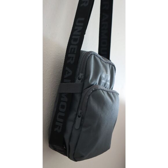 Under Armour 1364192-012 Unisex O/S Pitch Gray/Black Loudon Crossbody Bag - Picture 15 of 16